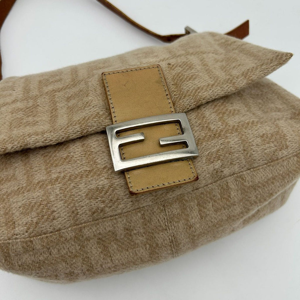 Fendi Wool Mamma Shoulder Bag Beige — view 7