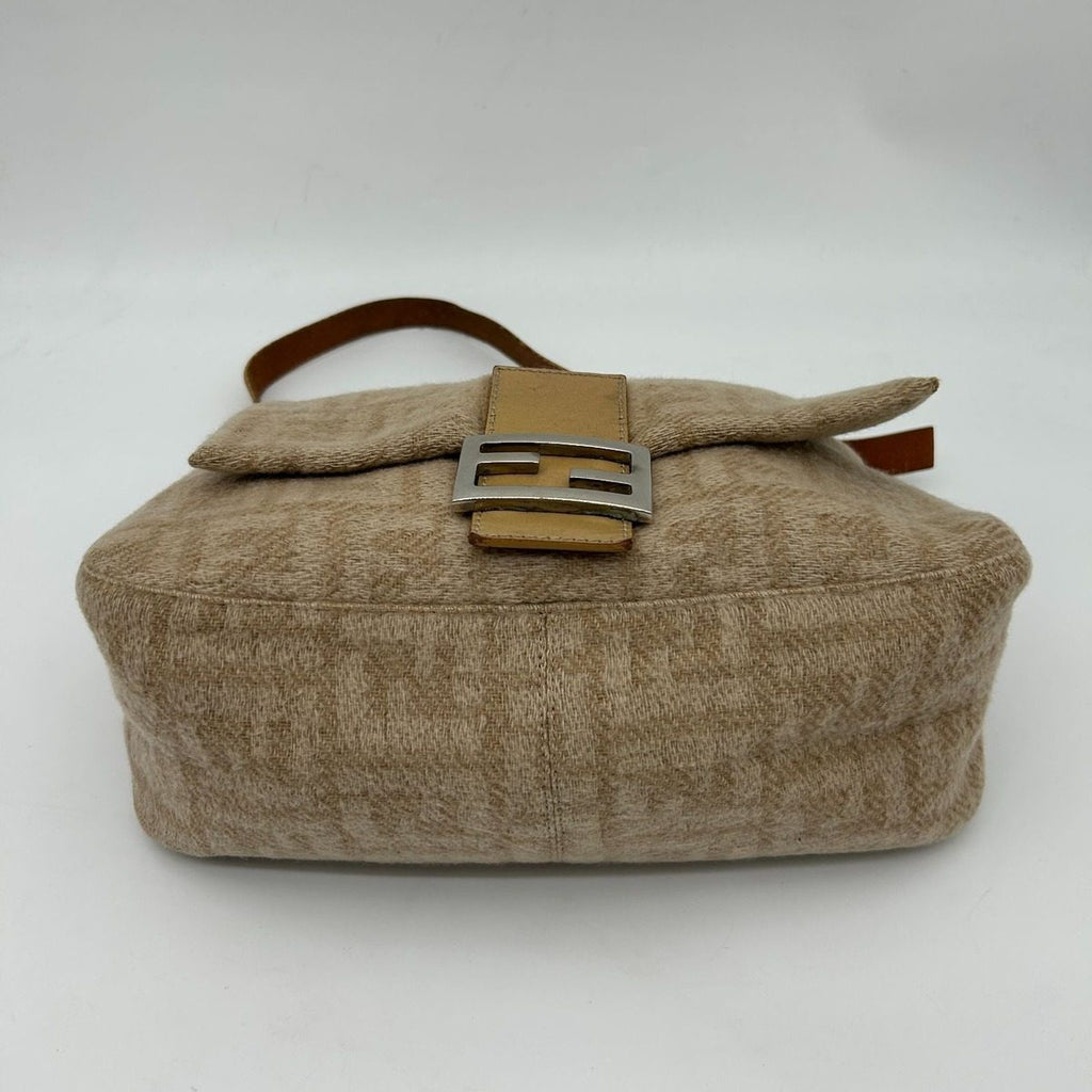Fendi Wool Mamma Shoulder Bag Beige — view 8