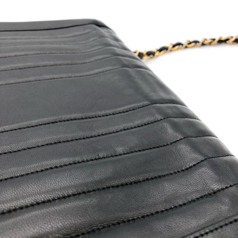 Chanel V-Stitch Flap Shoulder Bag Lambskin Black — view 6