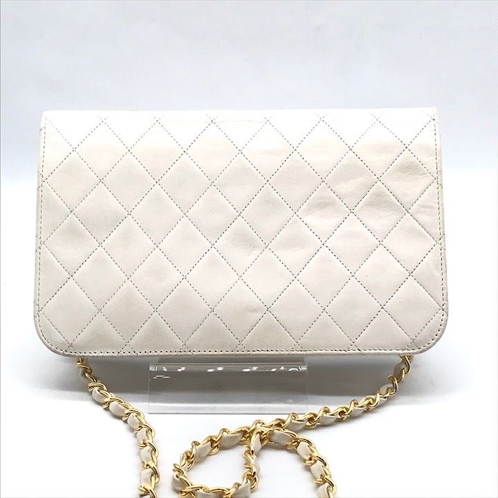 Chanel Quilted Lambskin CC Logo Push Lock Chain Shoulder Bag White — view 3