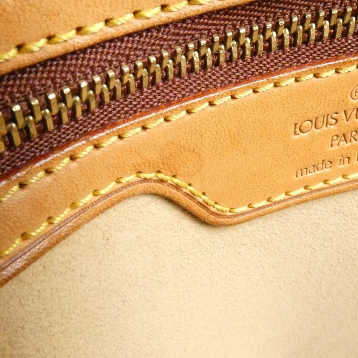 Louis Vuitton Monogram City GM Shoulder Bag — view 9