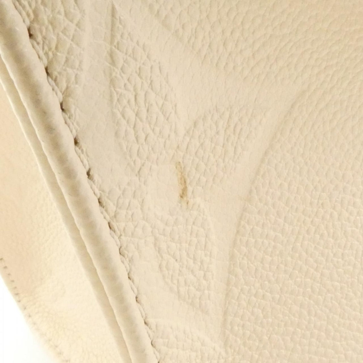 Louis Vuitton Monogram Empreinte On The Go PM Bag Creme — view 3