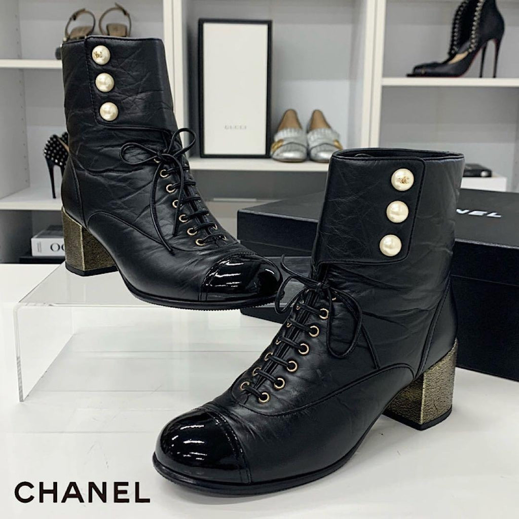 Chanel Leather Coco Mark Pearl Wrinkled Lace Up Short Boots
