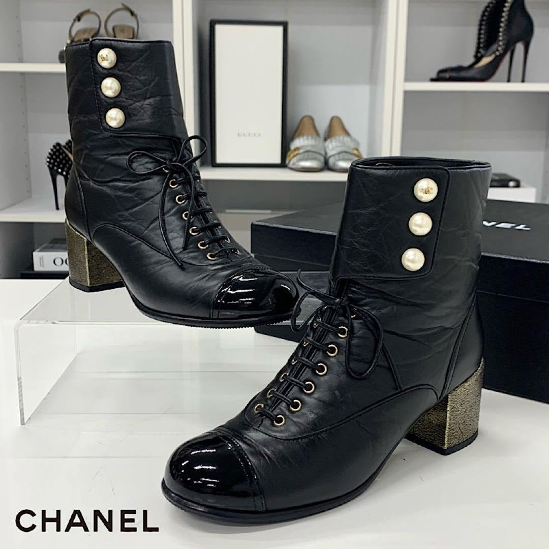 Chanel Leather Coco Mark Pearl Wrinkled Lace Up Short Boots