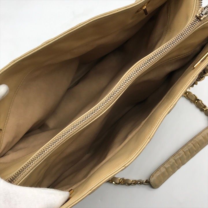 Chanel CC Logo Quilted Lambskin Chain Shoulder Bag Leather Beige — view 9