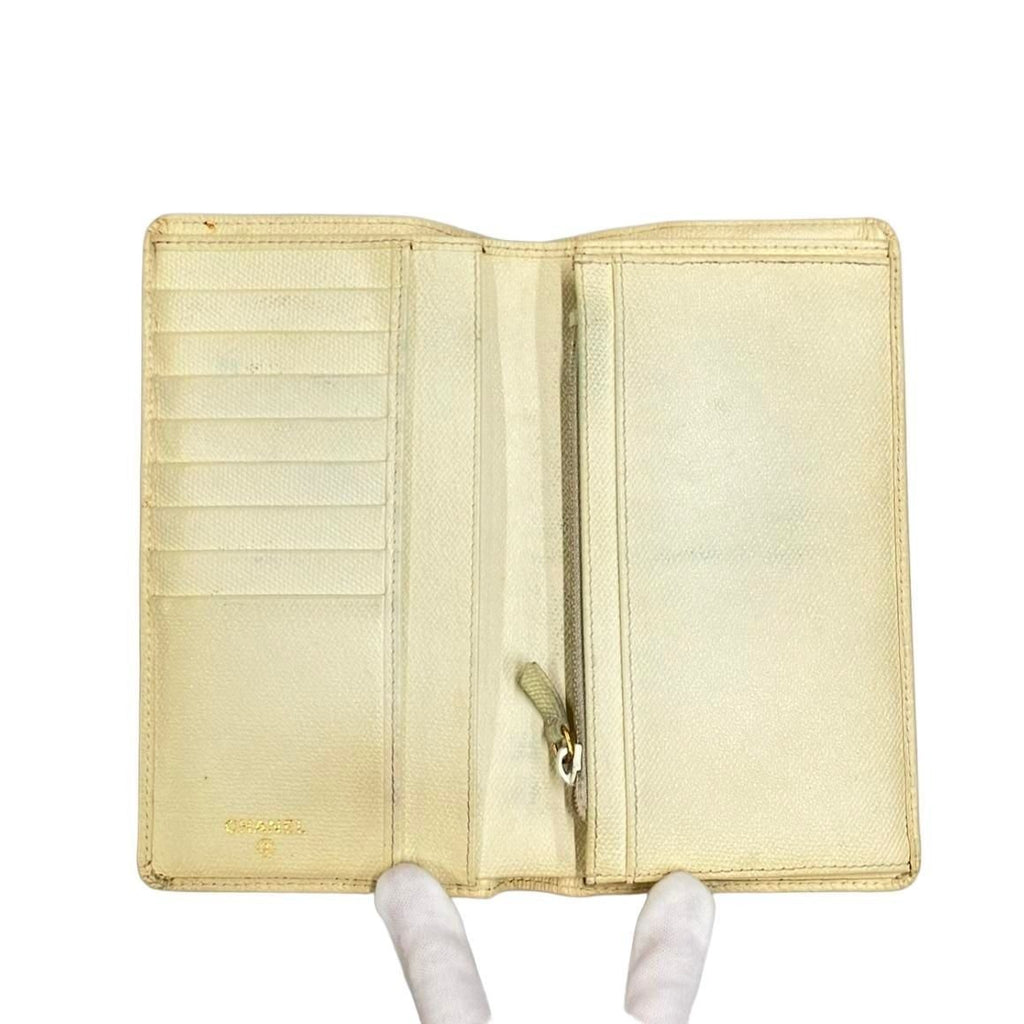 Chanel Wallet Gold Coco Button — view 3