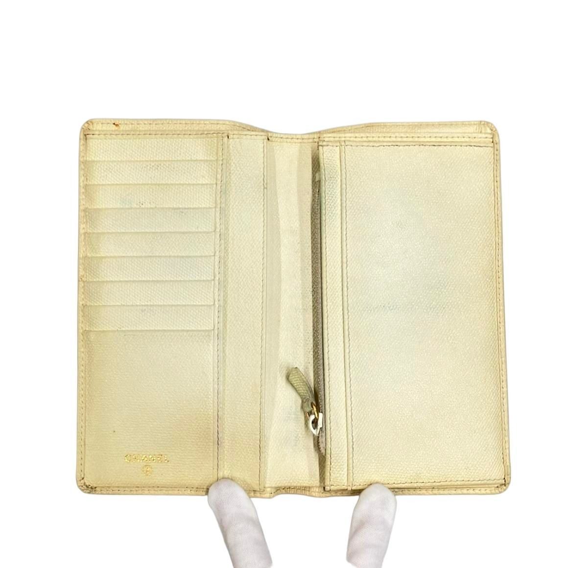 Chanel Wallet Gold Coco Button — view 3