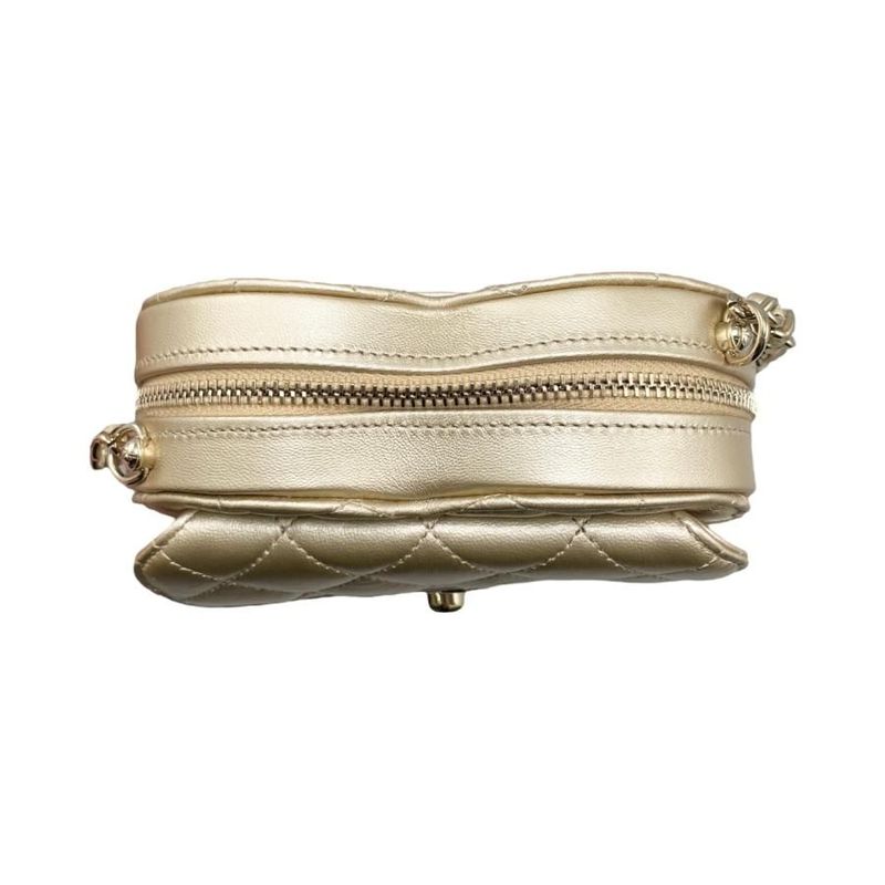Chanel Shoulder Bag Heart Chain Ap2784 Quilted Lambskin Metallic — view 3
