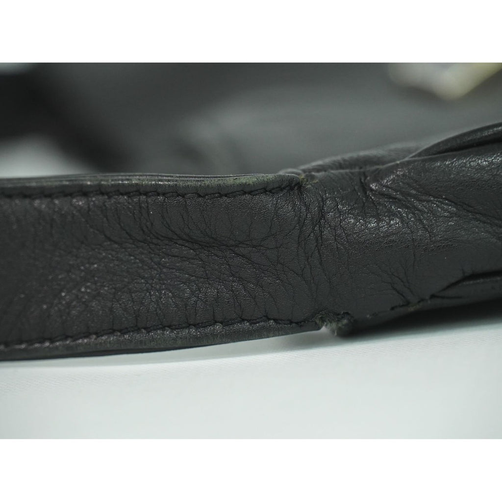 Fendi Logo Shoulder Bag Leather Black — view 5