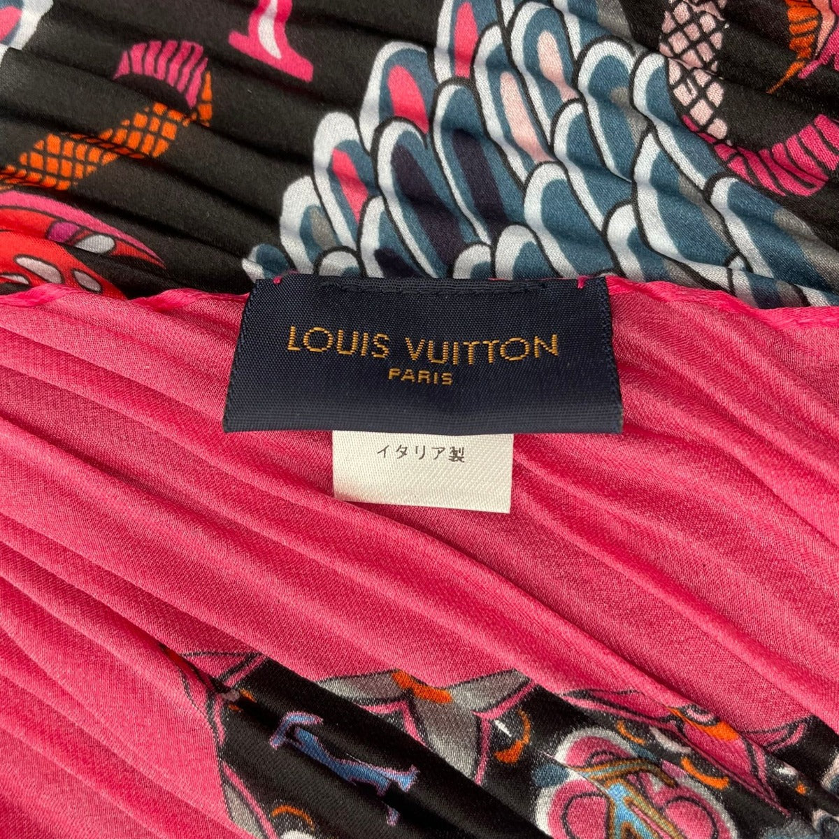 Louis Vuitton Scarf Silk Carre Plisse Angels Pink — view 9
