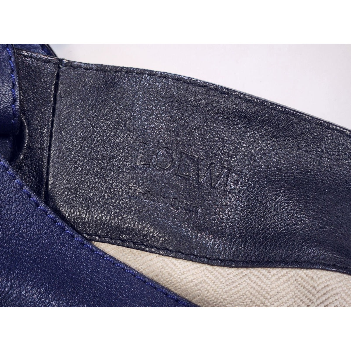 Loewe Bucket 2-Way Shoulder Bag — view 8