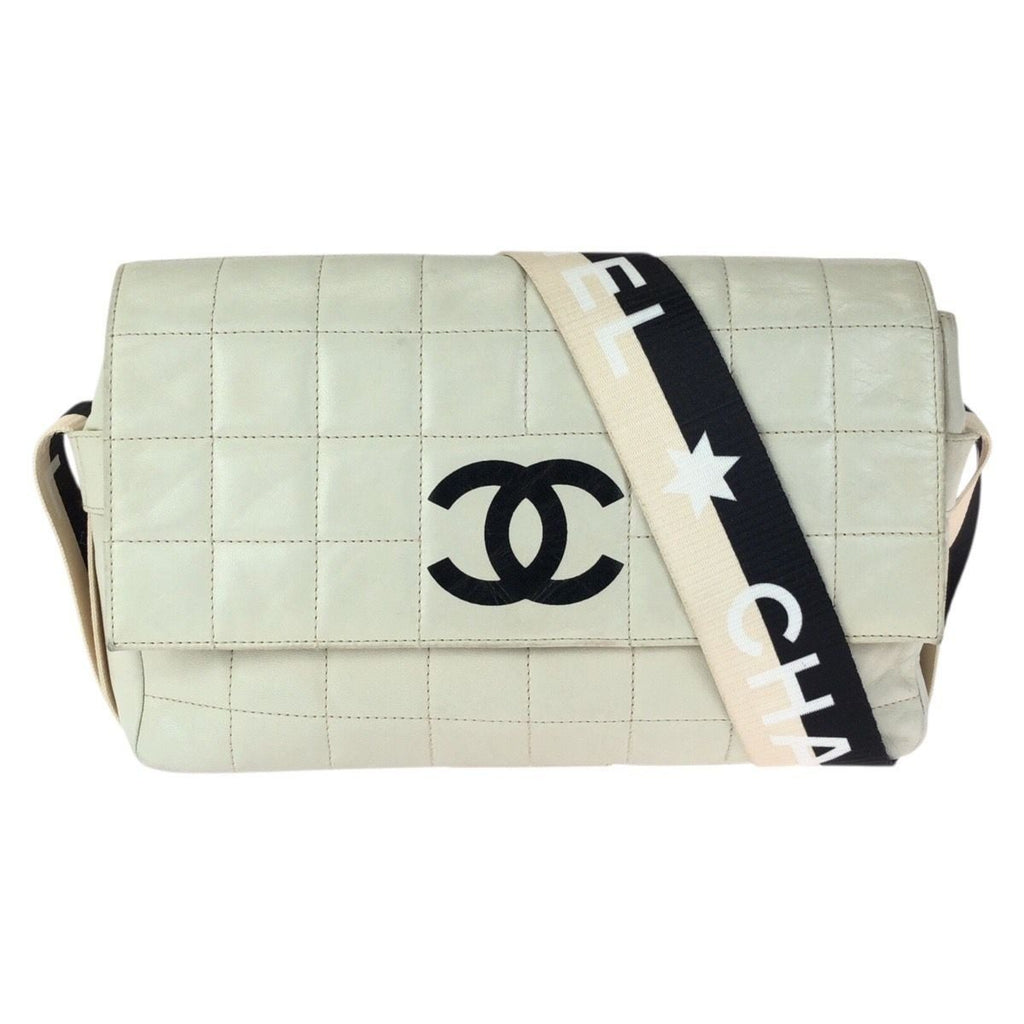 Chanel Vintage Choco Bar CC Logo Off White Black Gold Lambskin Shoulder Bag
