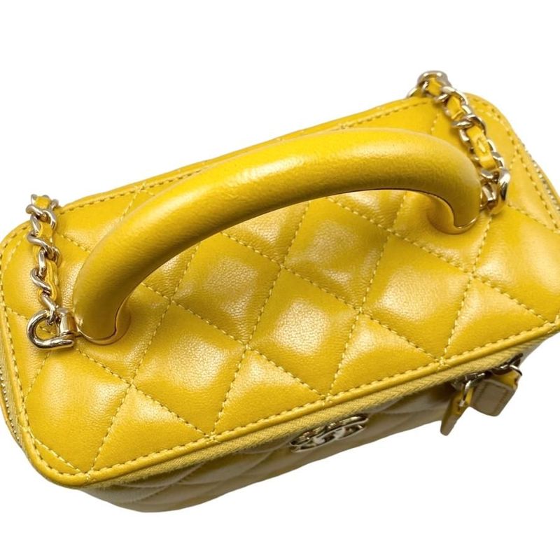 Chanel Shoulder Bag Coco Handle Vanity — view 3