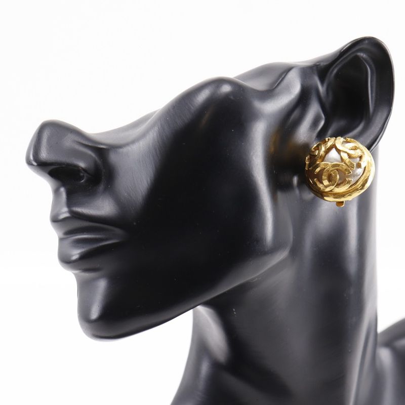 Chanel Triple Coco Mark Vintage Gold Plated and Faux Pearl 94 a 29.4 — view 3