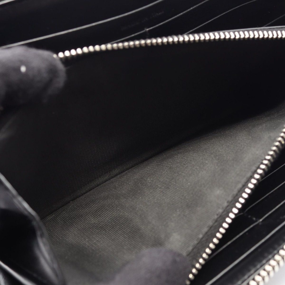 Saint Laurent Paris Round Wallet Cassandra Black Leather Tiny Monogram — view 5