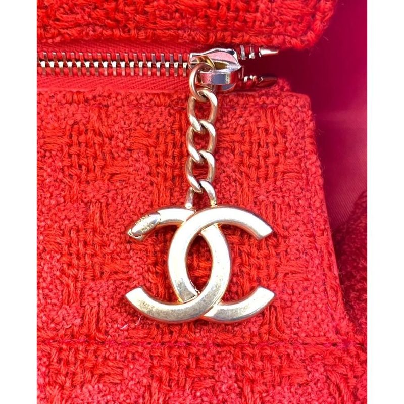 Chanel Tweed Tote Bag Zip Shopping Gold Hardware — view 9
