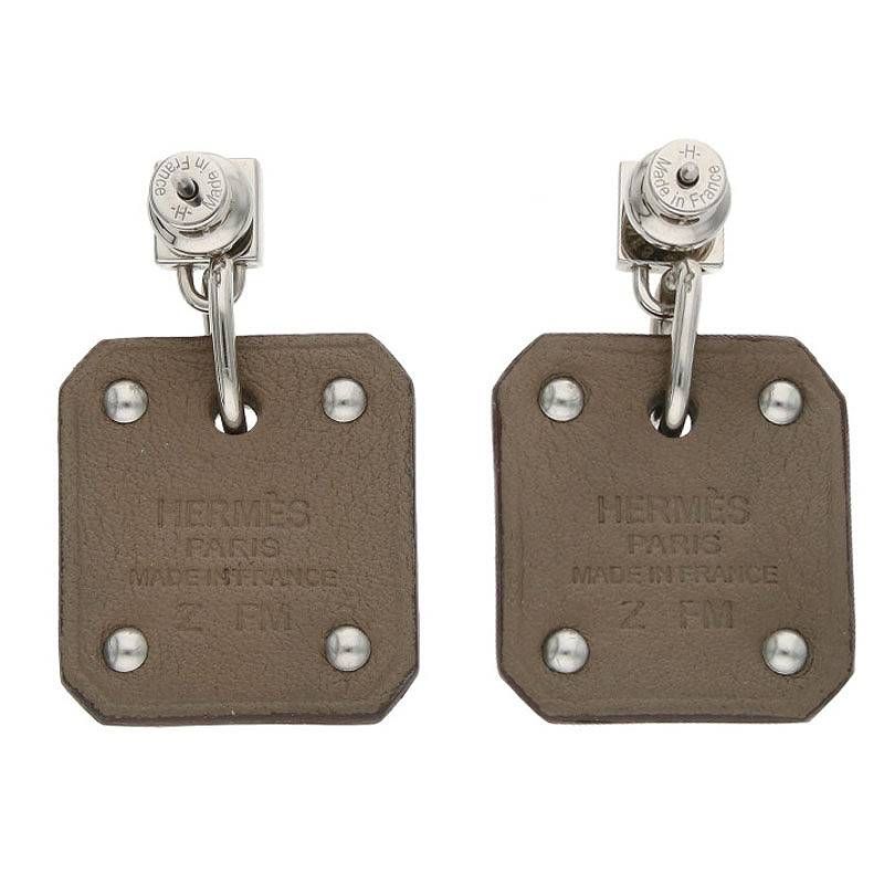 Hermes Asdecourt PM Engraved with Z Heart Motif Earrings — view 3