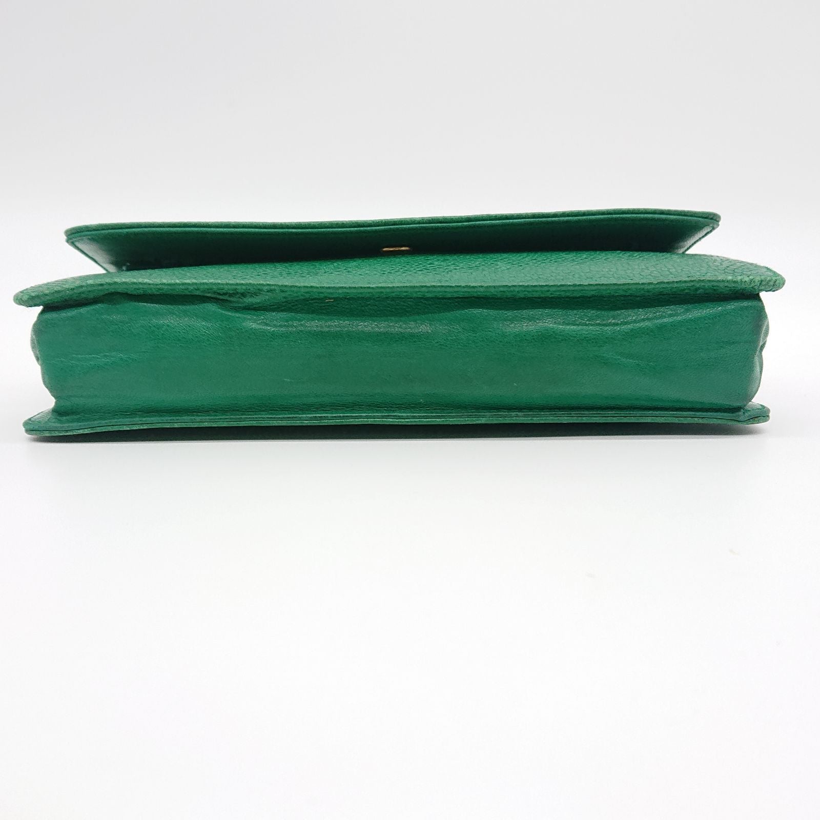 Chanel Pouch Caviar Leather Green CC Logo — view 5