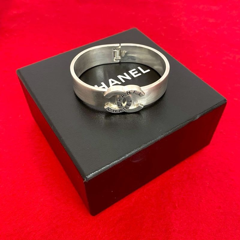 Chanel Vintage Coco Mark Logo Metal Bangle Bracelet 96P