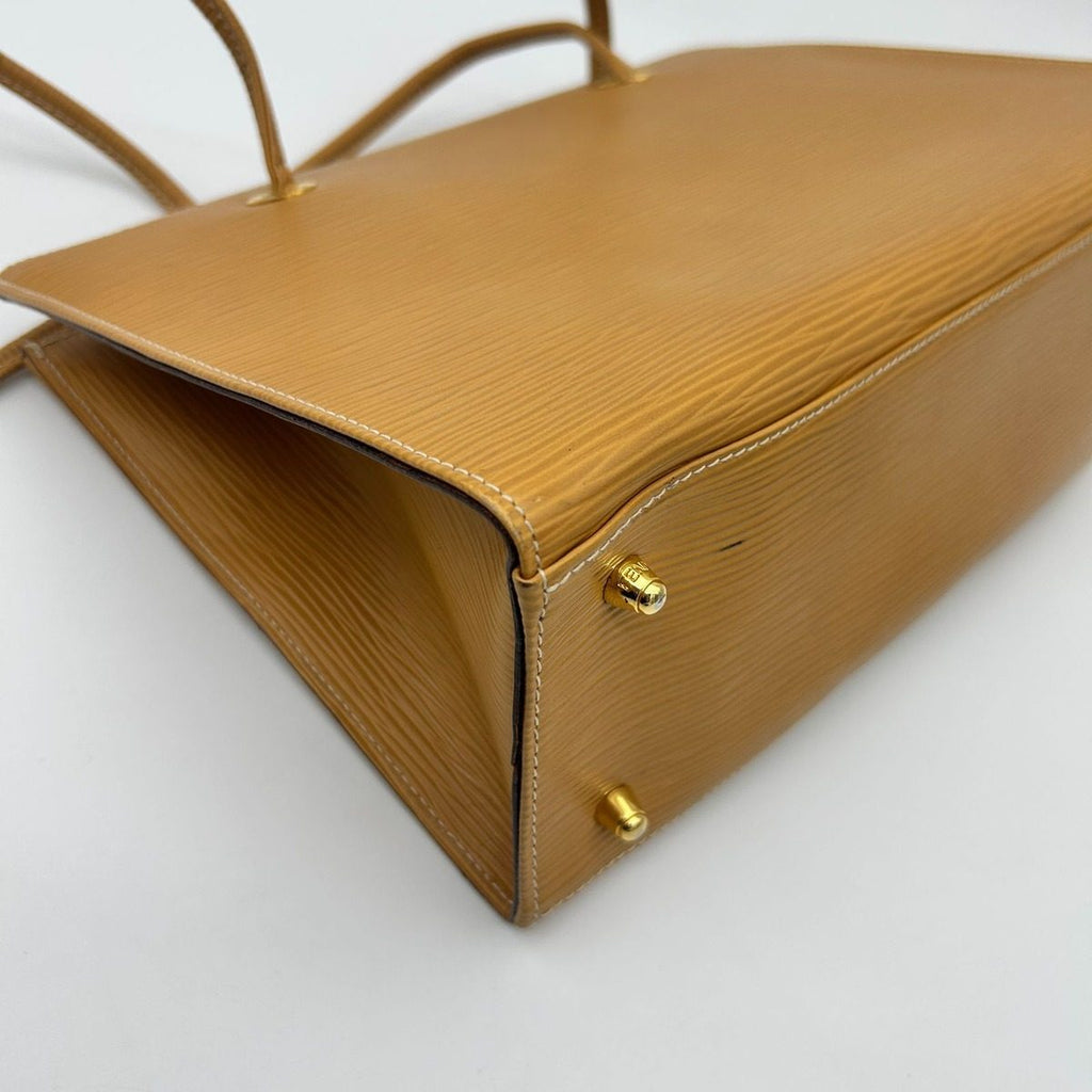 Fendi Tote Logo Totes Tan — view 8