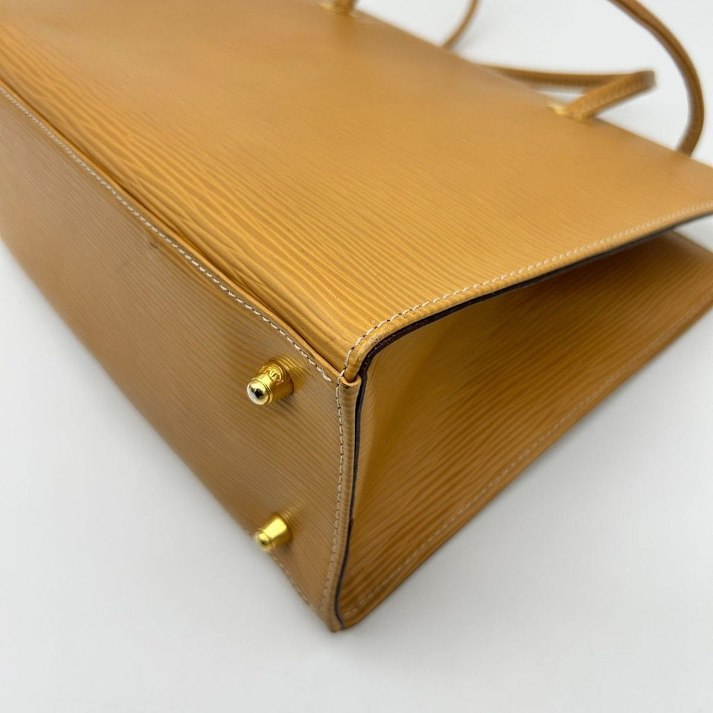 Fendi Tote Logo Totes Tan — view 9