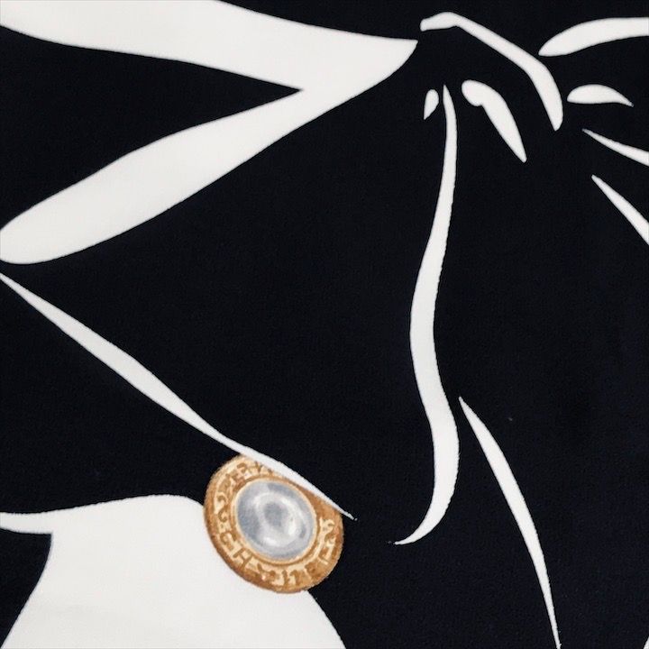 Chanel Mademoiselle Large Scarf Black Silk — view 4