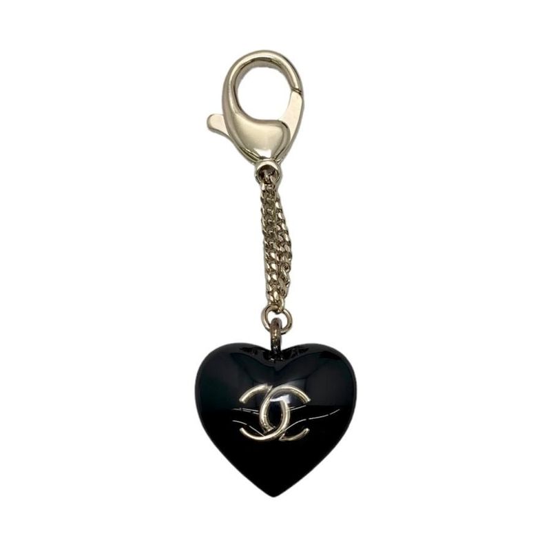 Chanel Key Holder Heart Charm Coco Mark Stone Black 2022 AW — view 2