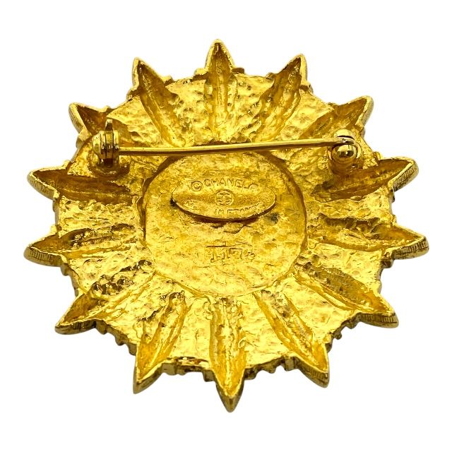 Chanel Emblem Brooch Vintage 1174 GP — view 3