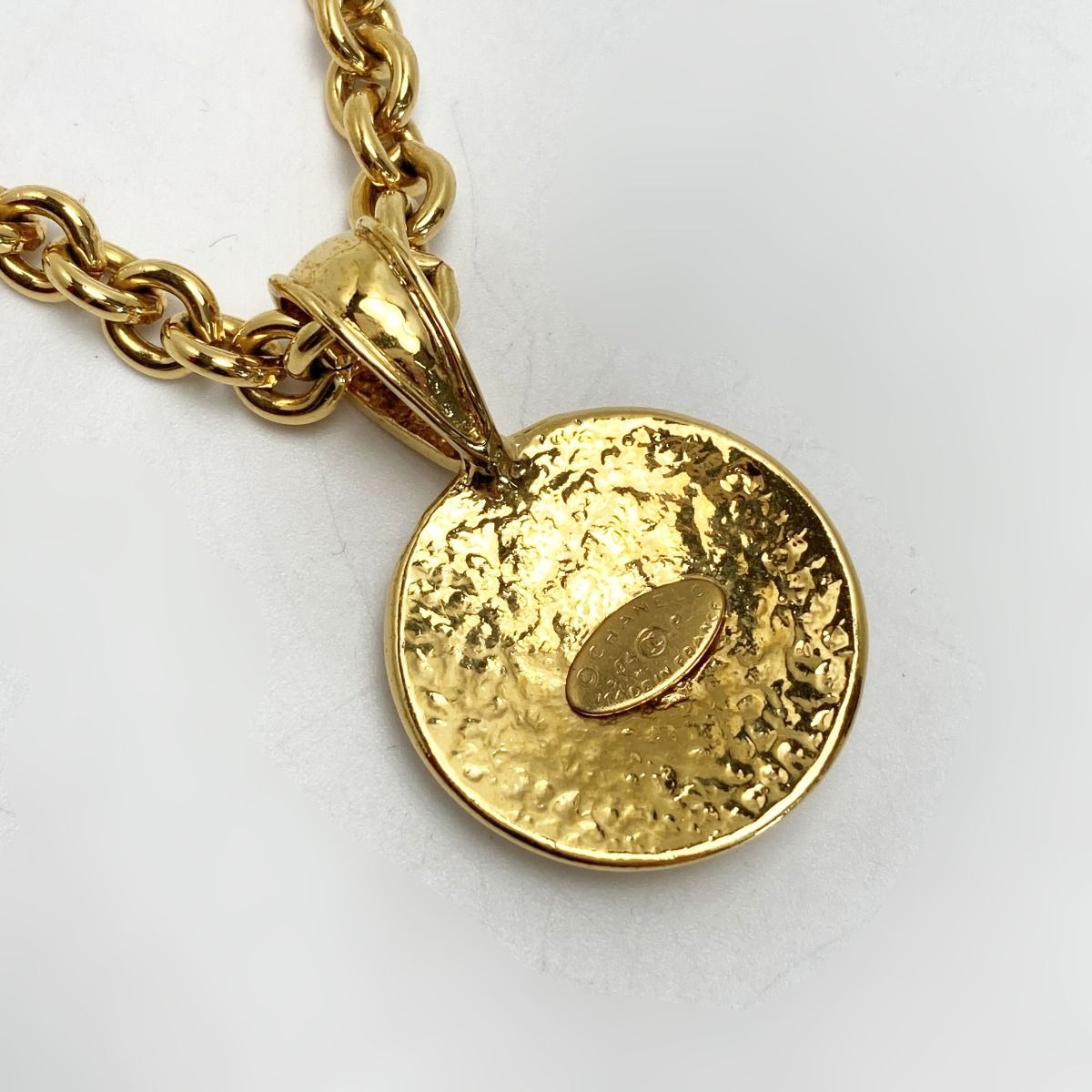 Chanel Coco Mark Round Necklace 94 P Gold Plated Vintage — view 3
