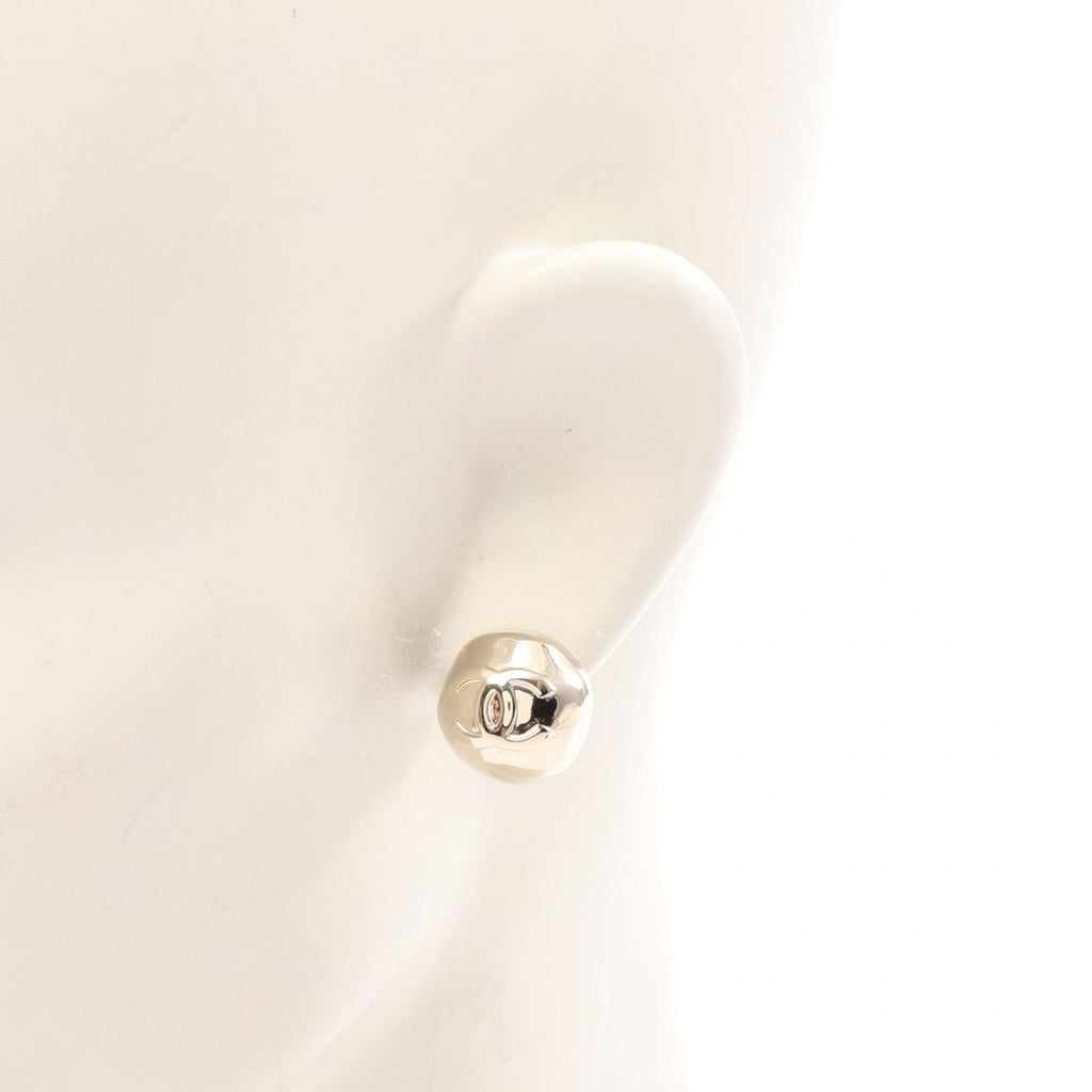 Chanel Earrings CC Logo — view 4