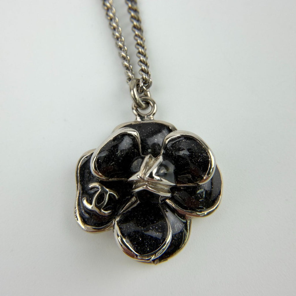 Chanel CC Logo Camellia Necklace Black Vintage — view 2