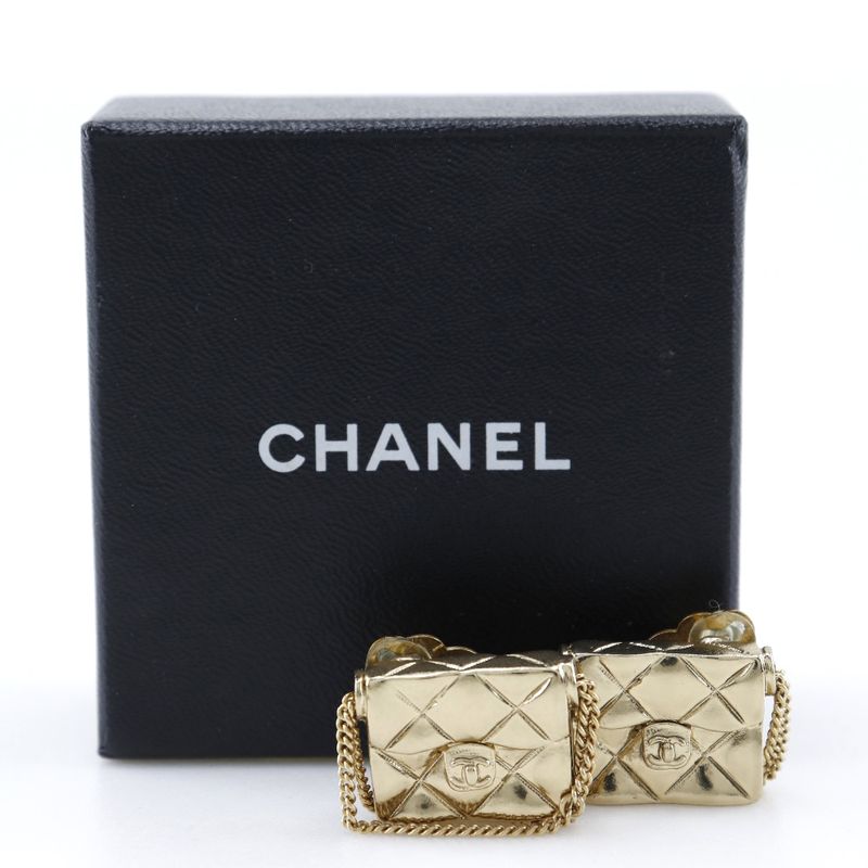 Chanel Quilted Gold Plated 02 P 24.6 g Earrings — view 9