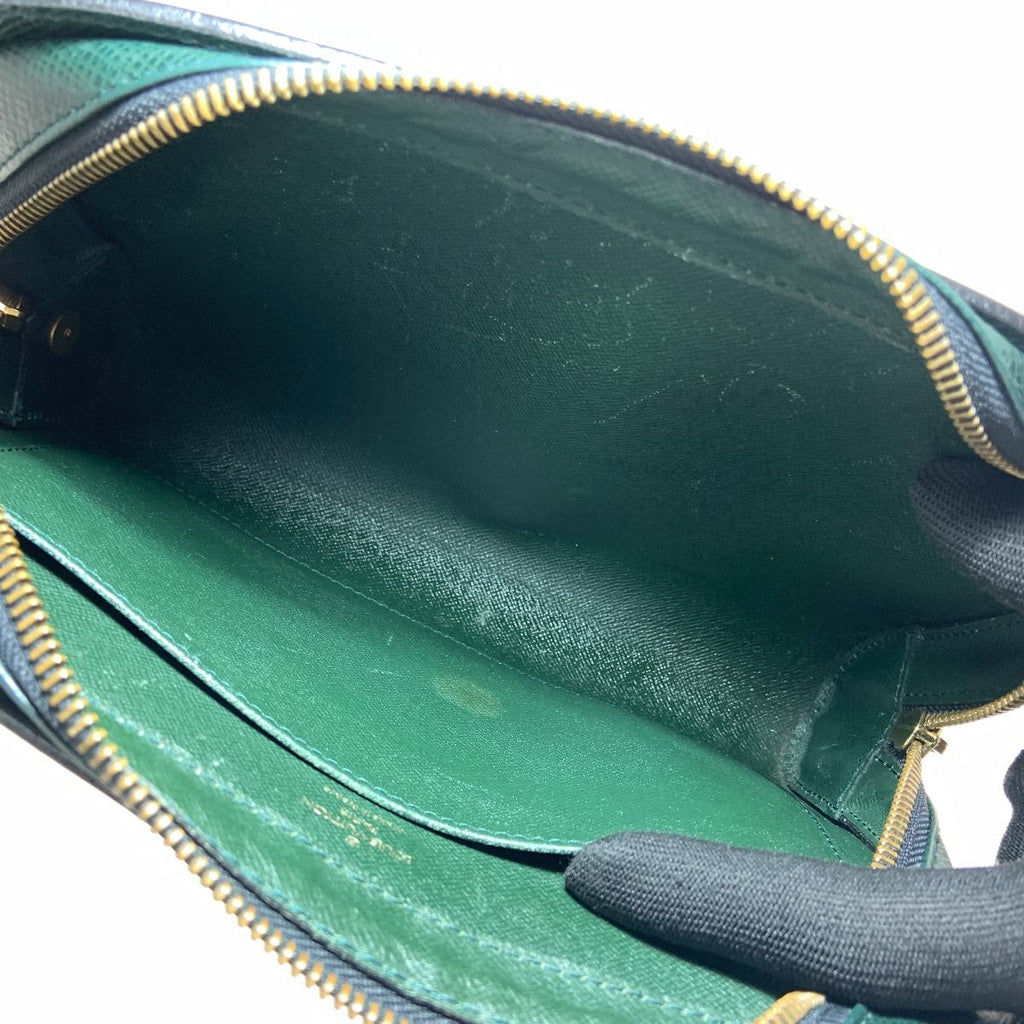 Louis Vuitton Taiga Baikal Clutch Bag Green — view 7