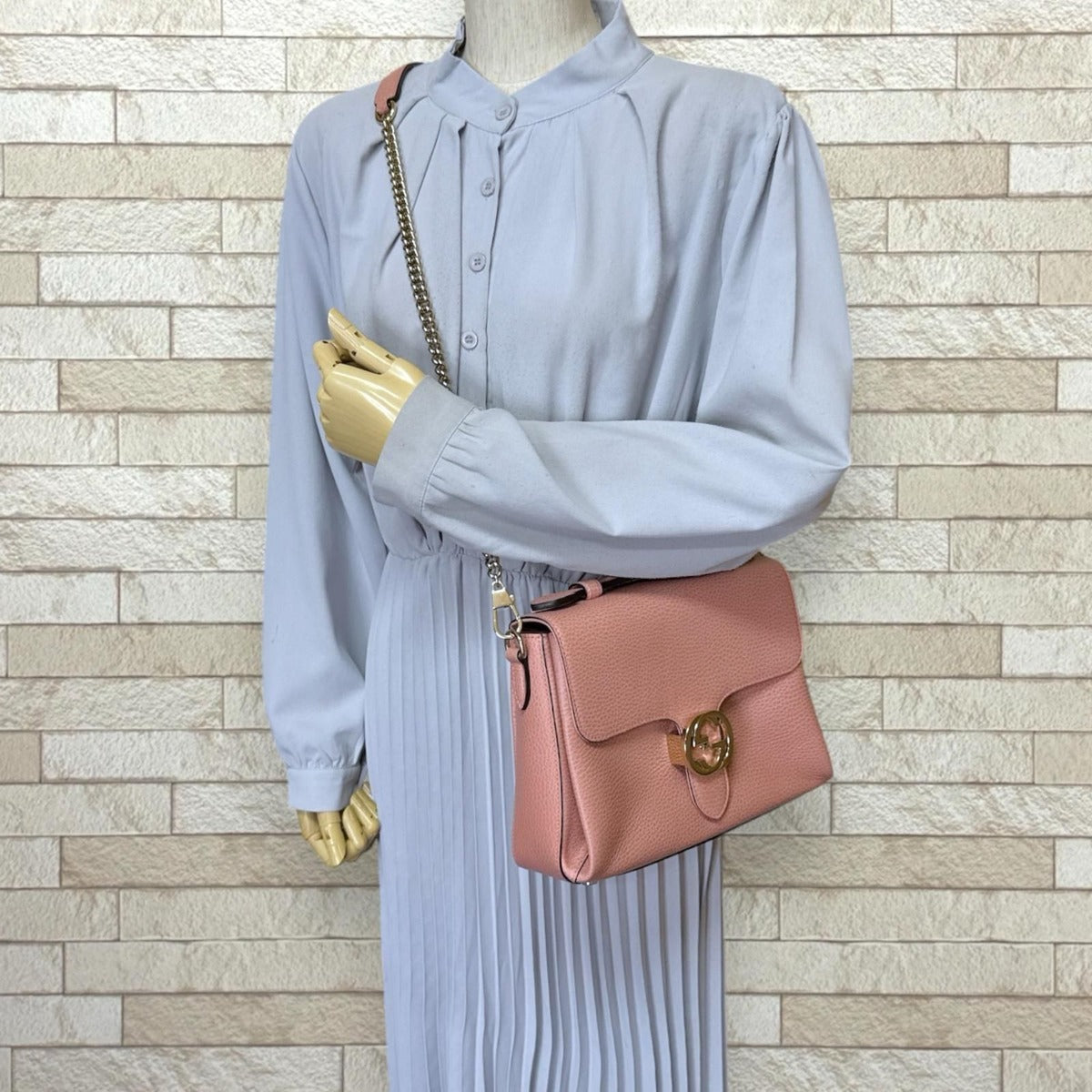 Gucci Interlocking Shoulder Bag Leather Pink G — view 2