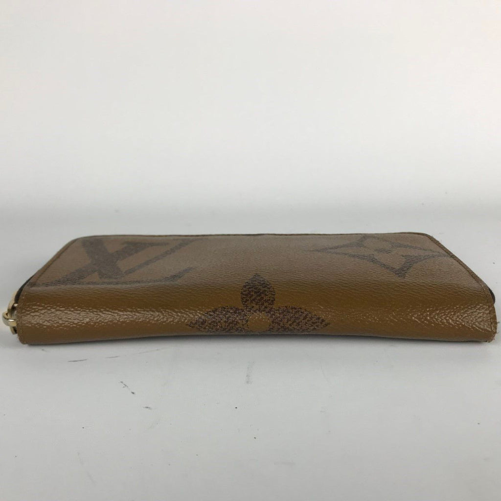 Louis Vuitton Monogram Giant Reverse Zippy Wallet Brown — view 7
