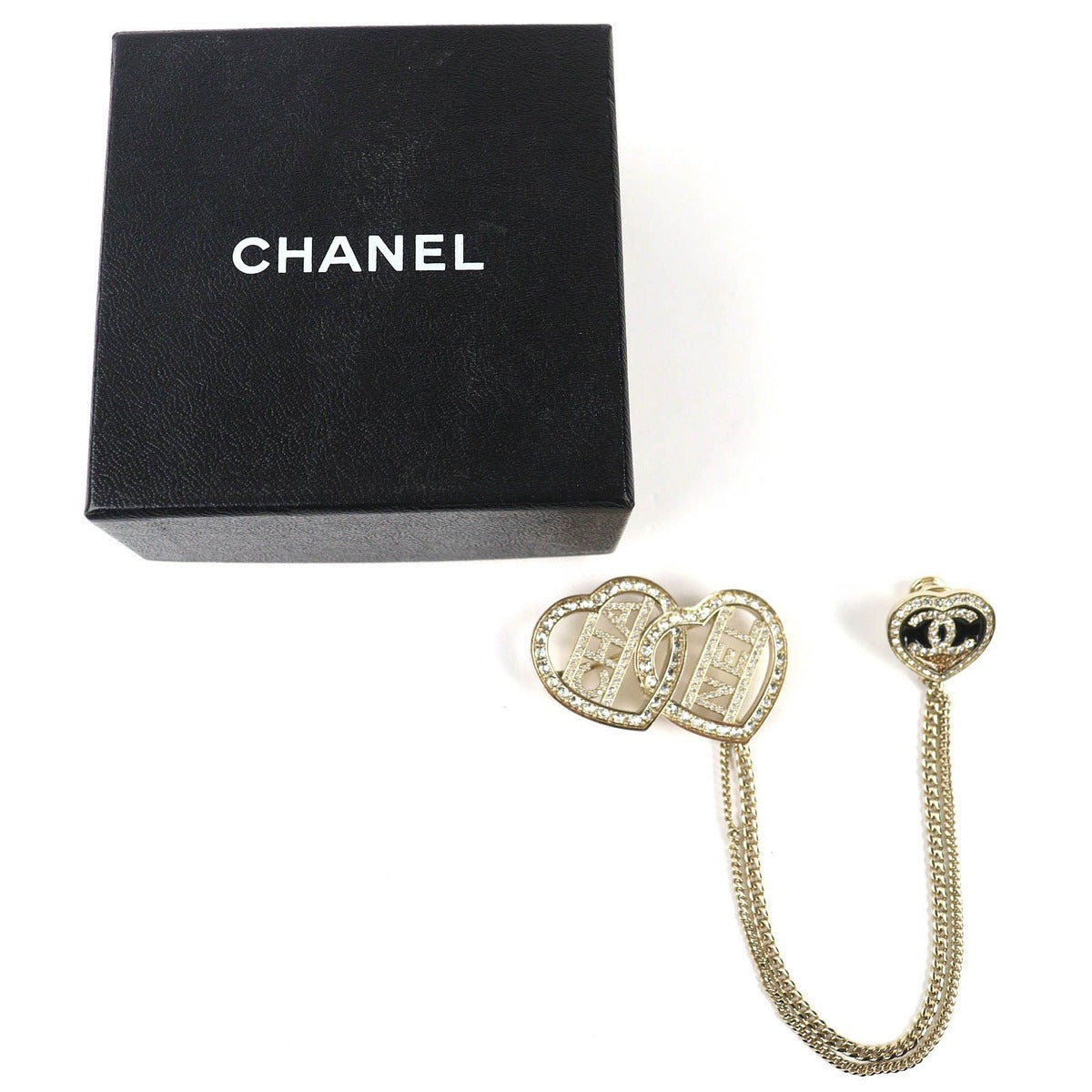 Chanel CC Logo Metal Strass Double Heart Chain Brooch Gold — view 2