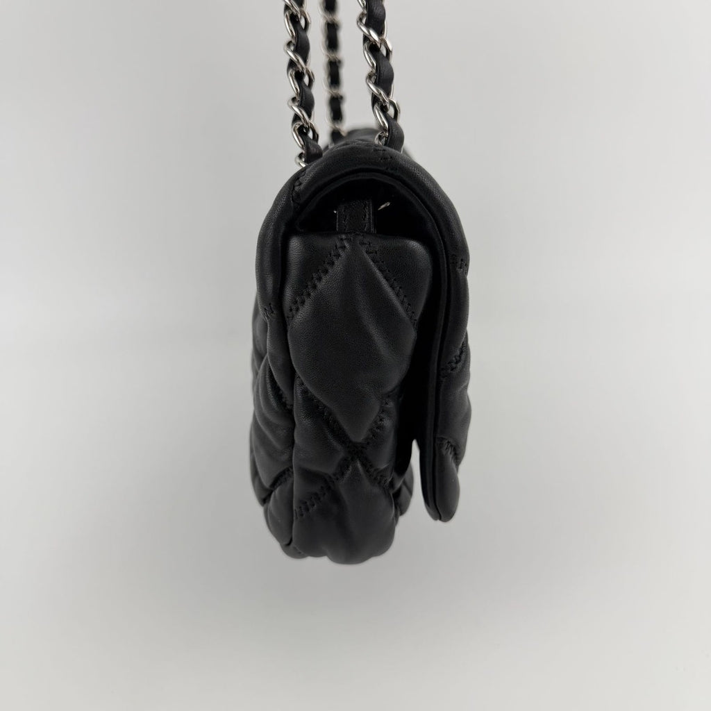 Chanel CC Logo Bubble Quilt Chain Shoulder Bag Black Leather Vintage — view 5