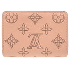 Louis Vuitton Monogram Mahina Portefeuille Cles A Magnolia Fold — view 2
