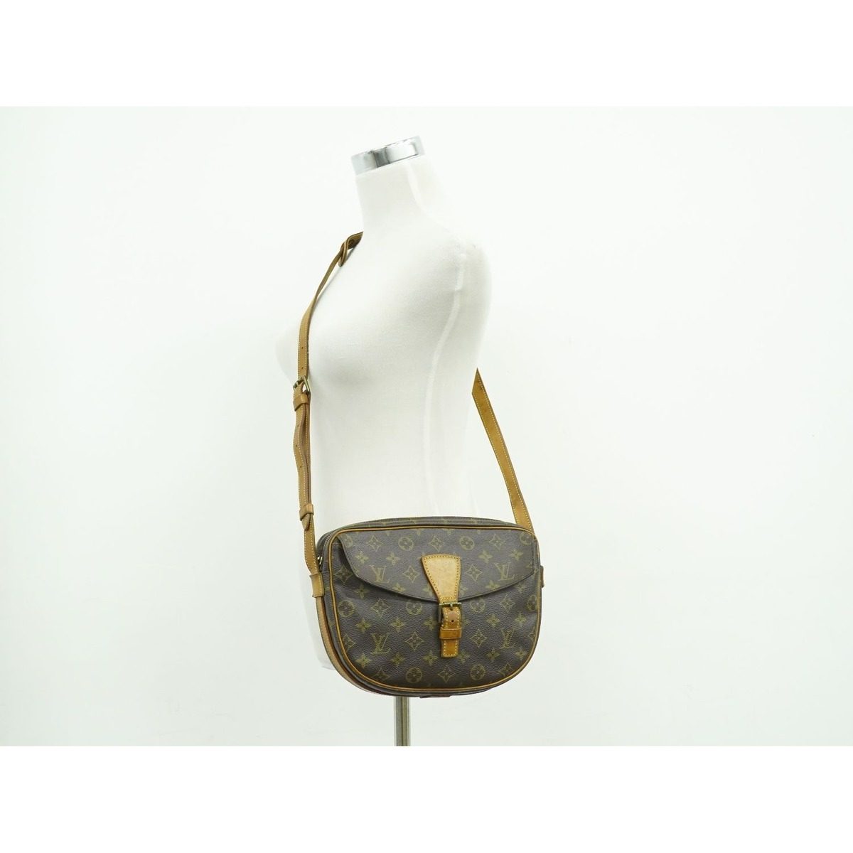 Louis Vuitton LV Jeune Fille Monogram Shoulder Bag Pochette Brown — view 6
