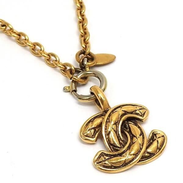 Chanel Necklace Metal Gold Cc Quilted