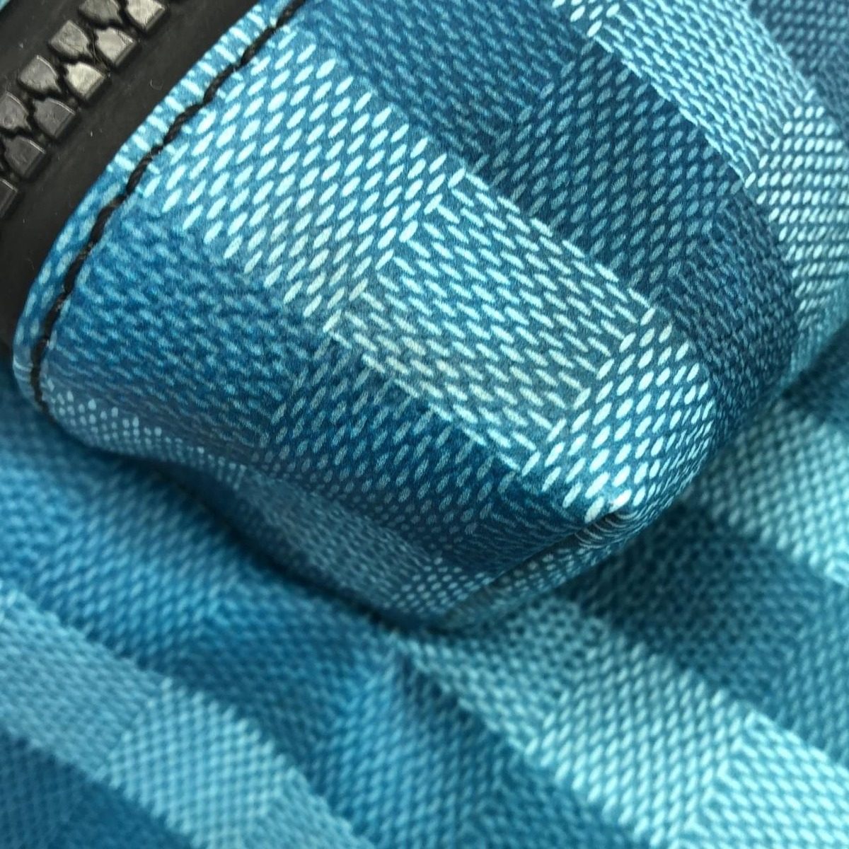 Louis Vuitton Discovery Backpack PM — view 4