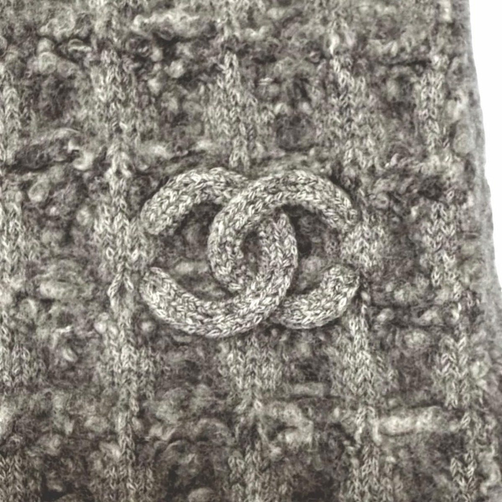 Chanel Cashmere Silk CC Logo Decorated Scarf Shawl Gray Recommended — view 5
