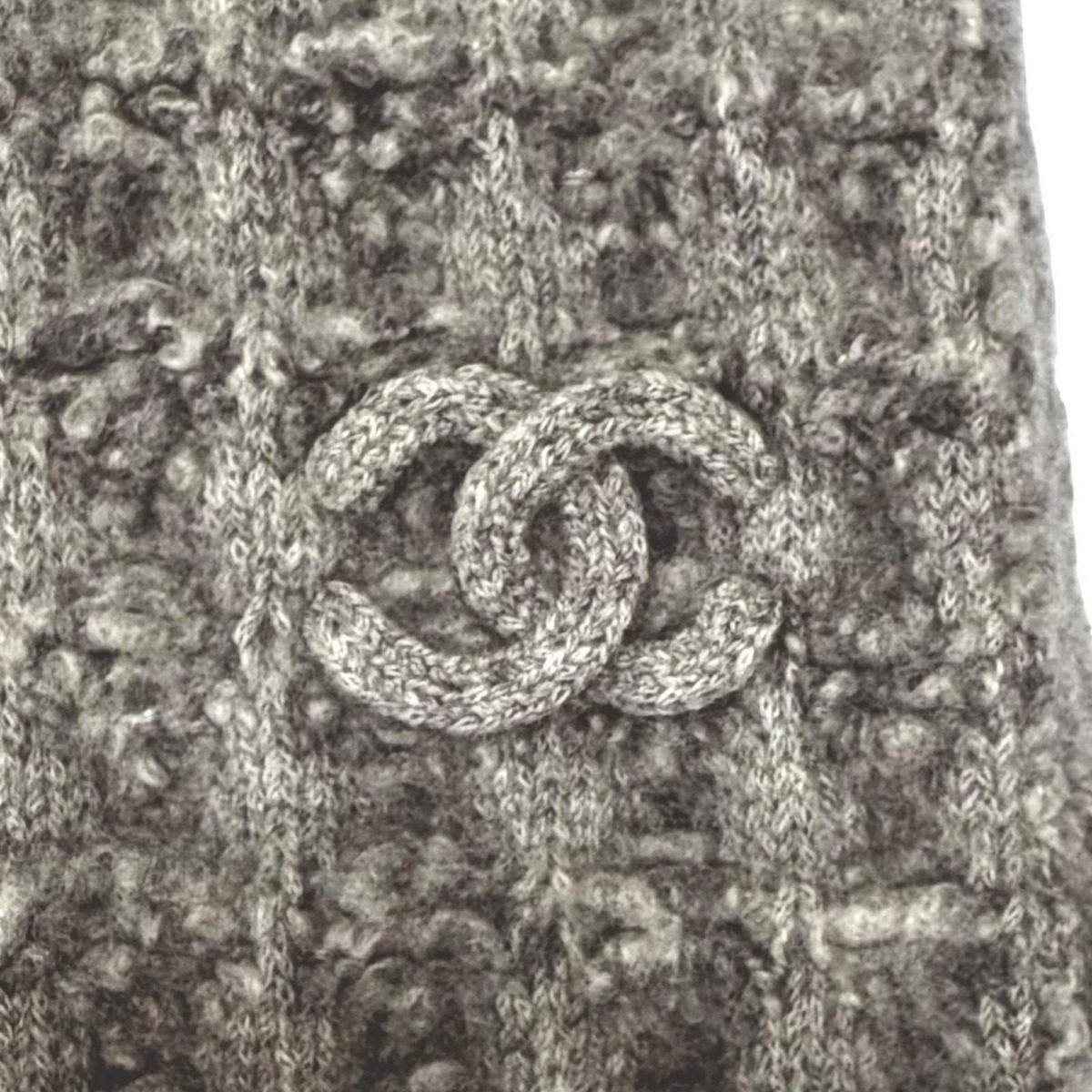 Chanel Cashmere Silk CC Logo Decorated Scarf Shawl Gray Recommended — view 5