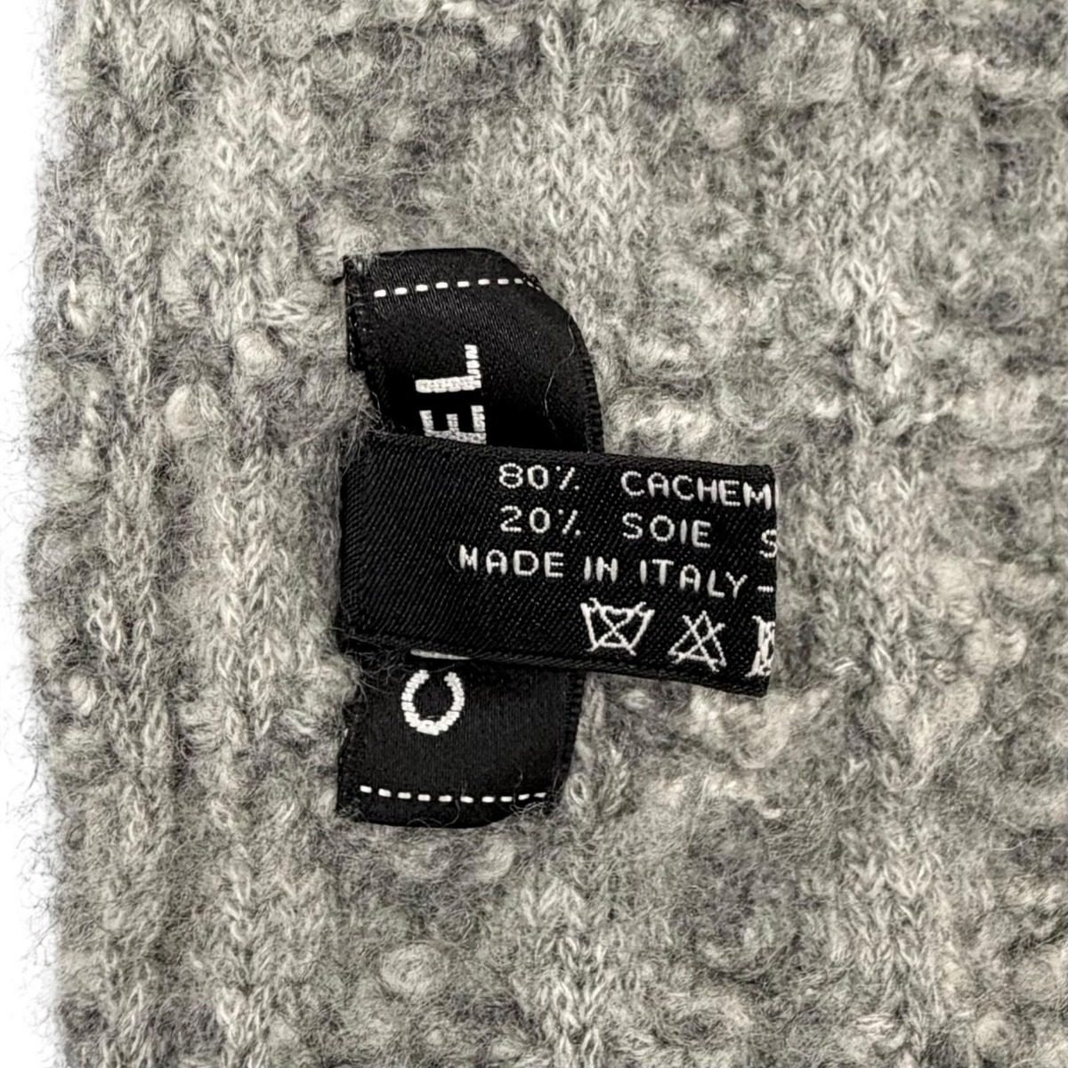 Chanel Cashmere Silk CC Logo Decorated Scarf Shawl Gray Recommended — view 7