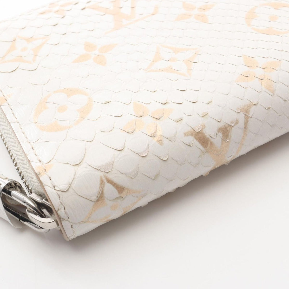 Louis Vuitton Round Wallet Zippy Monogram Exotic Latte White — view 8