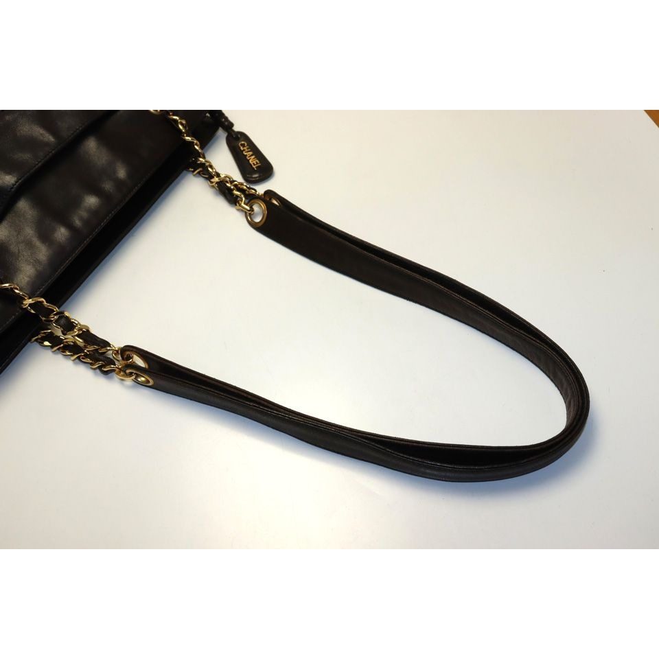 Chanel Jumbo CC Logo Leather Shoulder Bag — view 5
