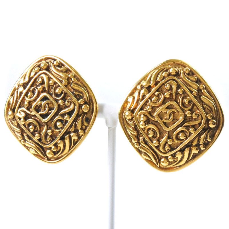 Chanel Coco Mark Rhombus Vintage Gold Plated 30 g Earrings — view 3