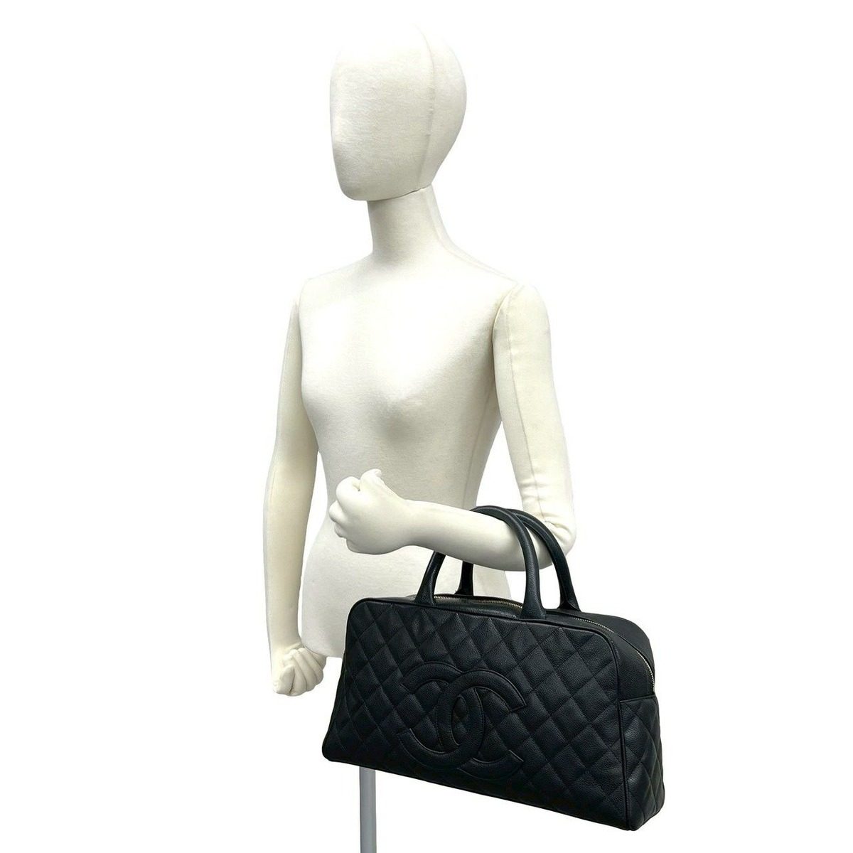 Chanel With Vintage Quilted CC Logo Caviar Leather Handbag Black — view 2