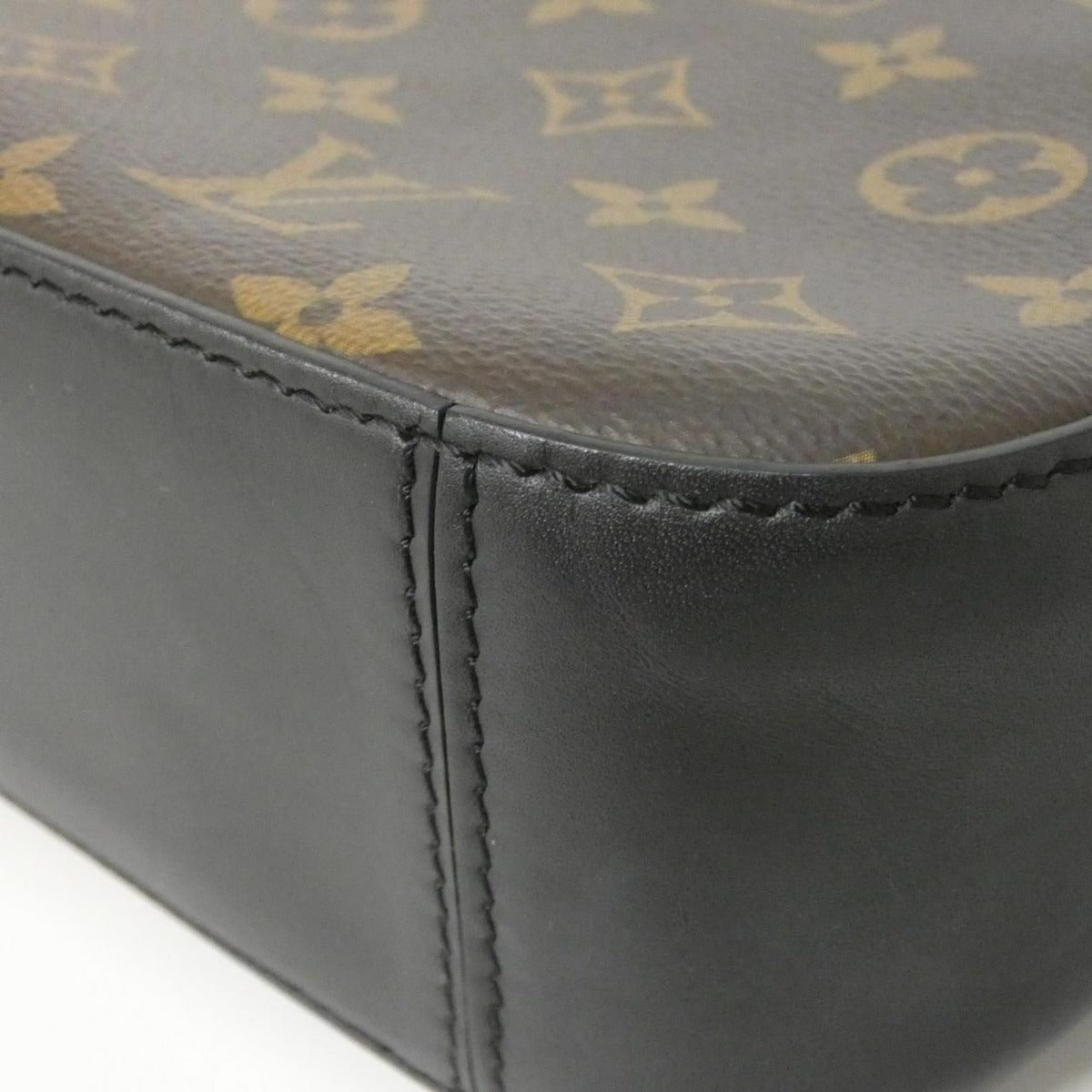Louis Vuitton Monogram Saintonge Shoulder Bag — view 3