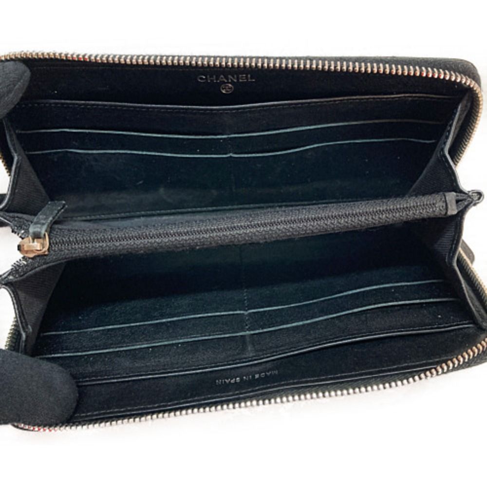 Chanel Quilted Round Zipper Patent Leather Black — view 4
